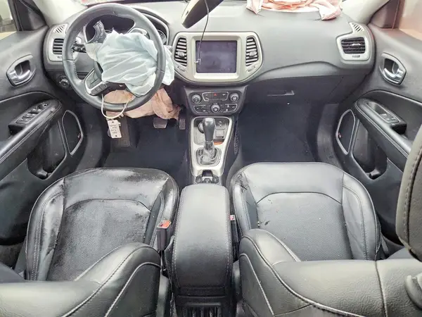 3C4NJDCB8KT761503 2019 JEEP COMPASS - Image 8