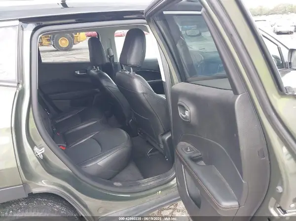 3C4NJDCB8KT812496 2019 JEEP COMPASS - Image 8