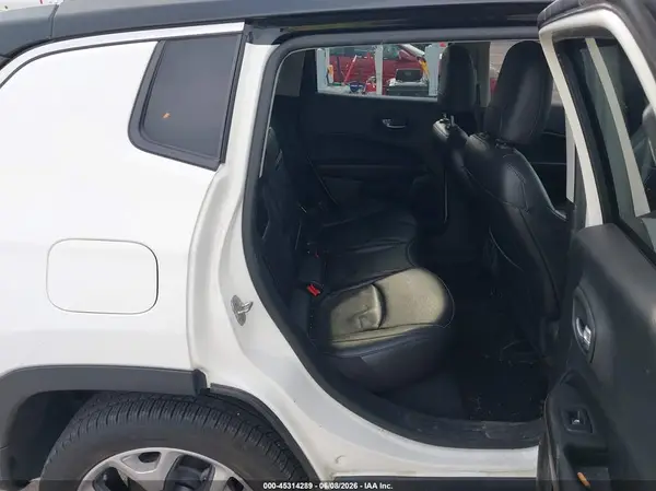 3C4NJDCB8KT812756 2019 JEEP COMPASS - Image 8