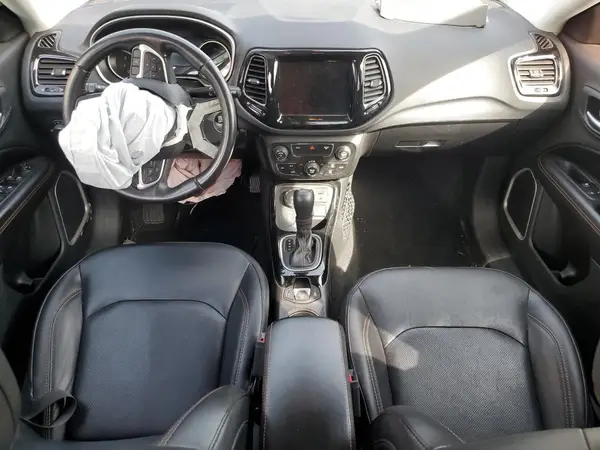 3C4NJDCB8KT854795 2019 JEEP COMPASS - Image 8