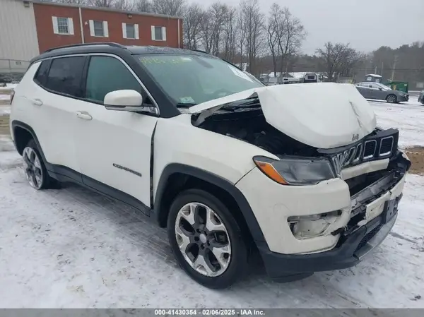 3C4NJDCB8LT106629 2020 JEEP COMPASS - Image 1