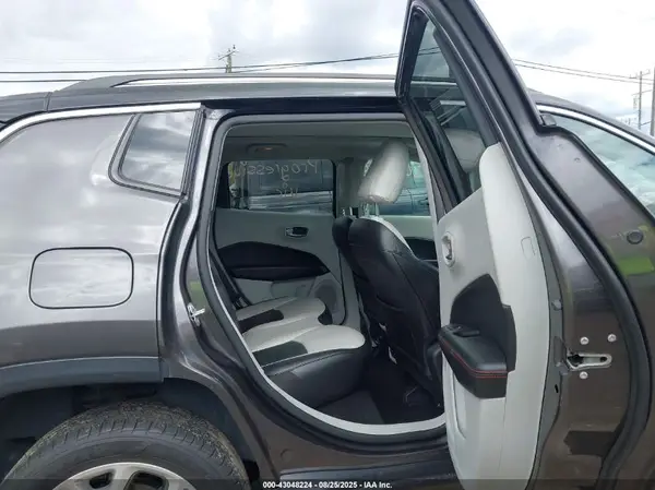 3C4NJDCB8LT158150 2020 JEEP COMPASS - Image 8