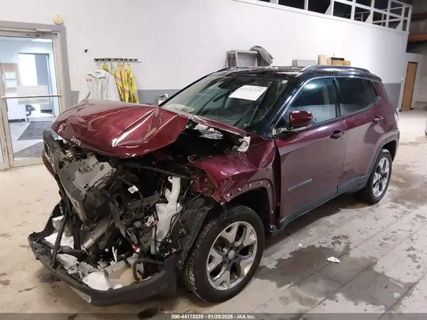 3C4NJDCB8LT216242 2020 JEEP COMPASS - Image 2