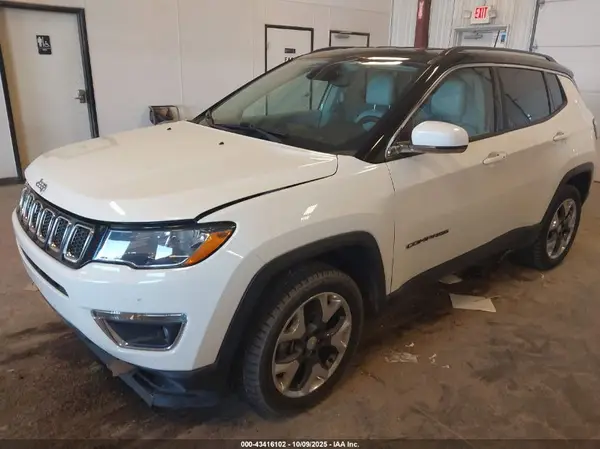 3C4NJDCB8LT216404 2020 JEEP COMPASS - Image 2