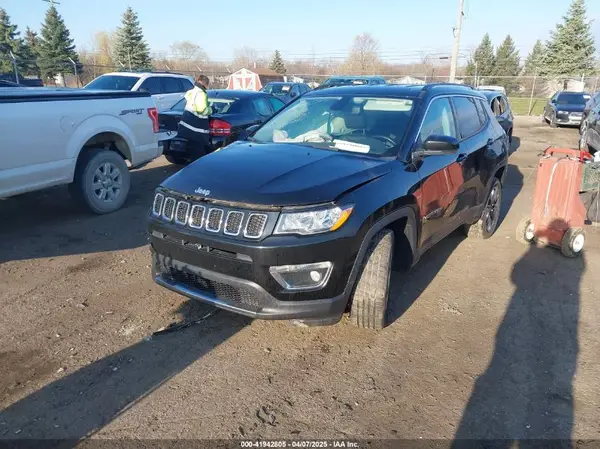 3C4NJDCB8LT240301 2020 JEEP COMPASS - Image 2