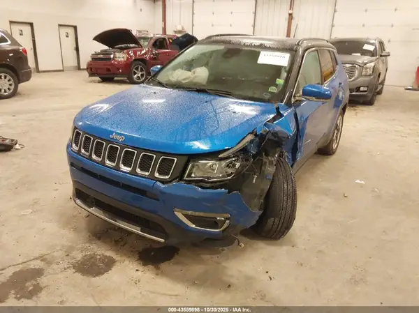 3C4NJDCB8MT556704 2021 JEEP COMPASS - Image 2