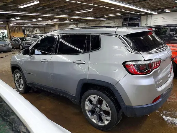 3C4NJDCB8MT572742 2021 JEEP COMPASS - Image 2