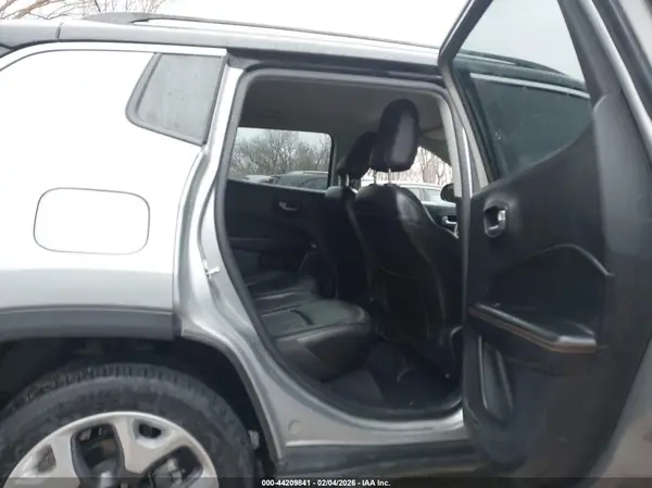 3C4NJDCB8MT604508 2021 JEEP COMPASS - Image 8