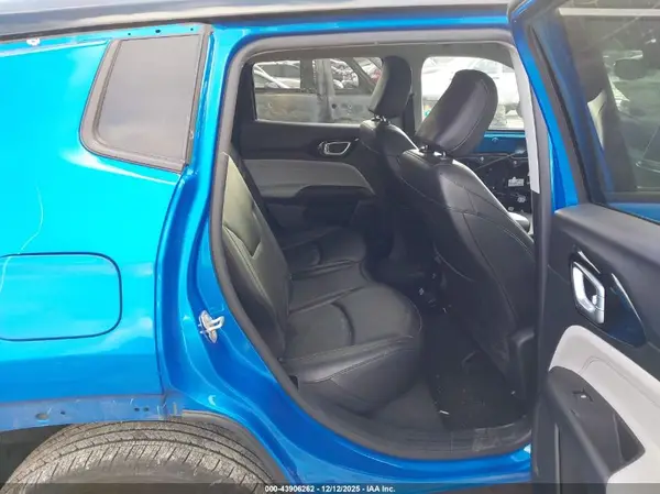 3C4NJDCB8NT101742 2022 JEEP COMPASS - Image 8