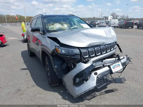 3C4NJDCB8NT102888 2022 JEEP COMPASS - Image 1