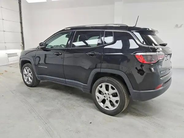 3C4NJDCB8NT125264 2022 JEEP COMPASS - Image 2