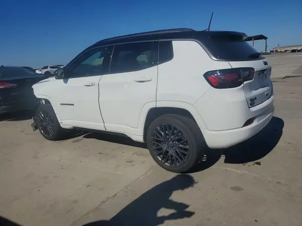 3C4NJDCB8NT147880 2022 JEEP COMPASS - Image 2