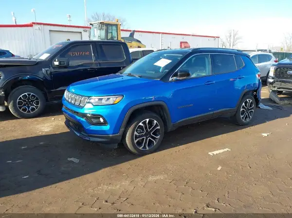 3C4NJDCB8NT154036 2022 JEEP COMPASS - Image 2