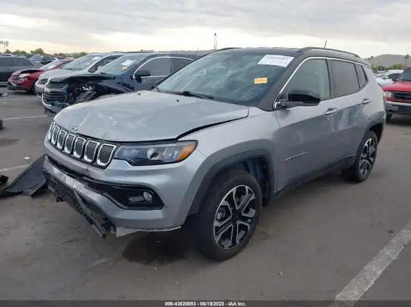 3C4NJDCB8NT155493 2022 JEEP COMPASS - Image 2