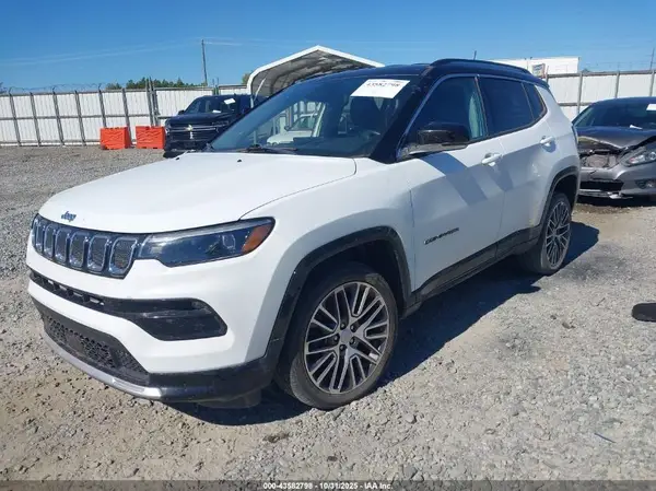 3C4NJDCB8NT159673 2022 JEEP COMPASS - Image 2