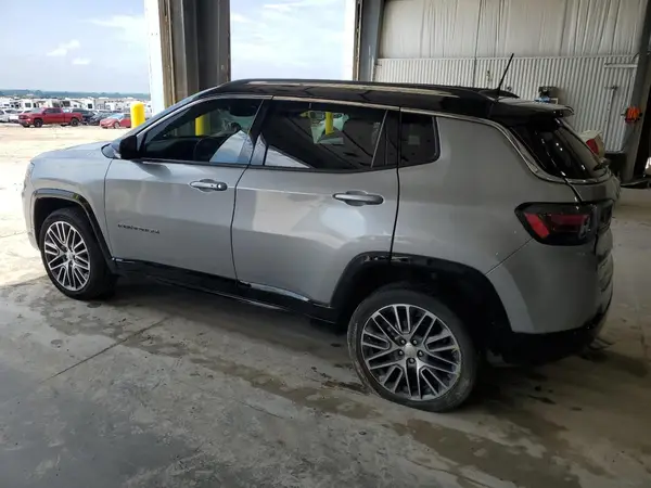 3C4NJDCB8NT161875 2022 JEEP COMPASS - Image 2