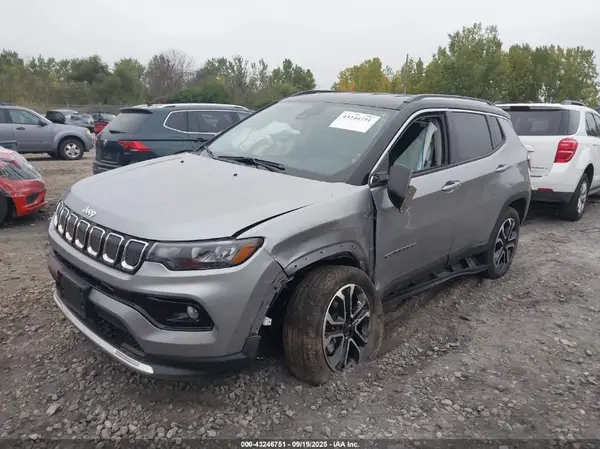 3C4NJDCB8NT167529 2022 JEEP COMPASS - Image 2