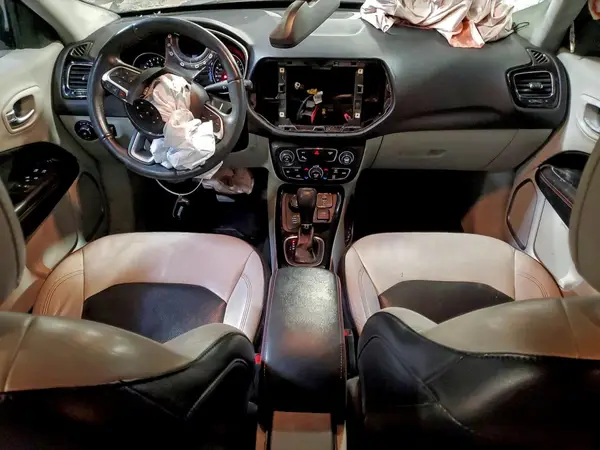 3C4NJDCB9HT636325 2017 JEEP COMPASS - Image 8