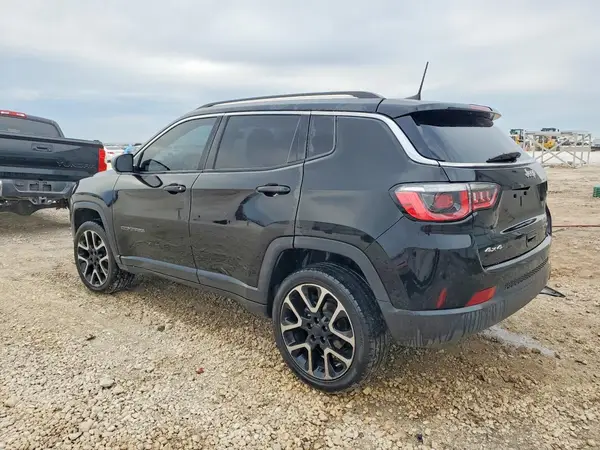 3C4NJDCB9HT647020 2017 JEEP COMPASS - Image 2