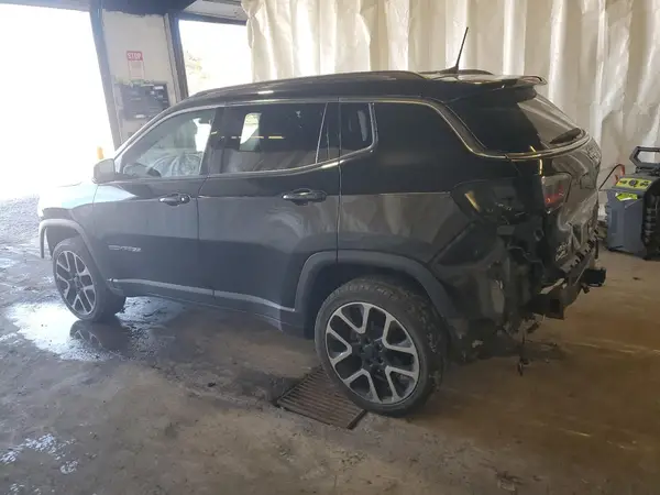 3C4NJDCB9JT113439 2018 JEEP COMPASS - Image 2