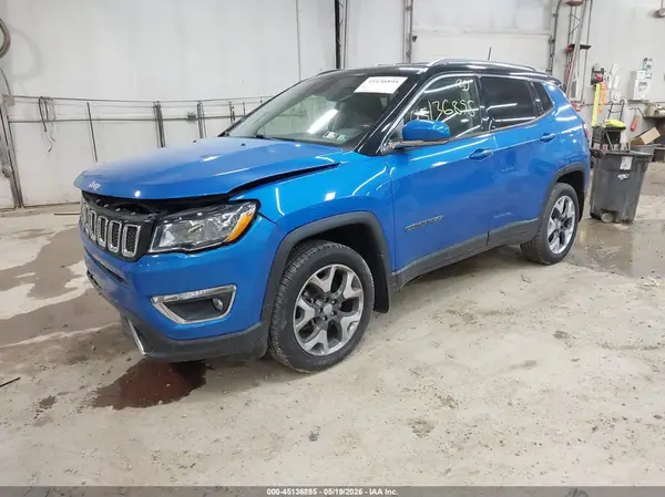3C4NJDCB9JT117085 2018 JEEP COMPASS - Image 2