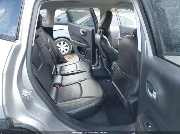 3C4NJDCB9JT117524 2018 JEEP COMPASS - Image 8