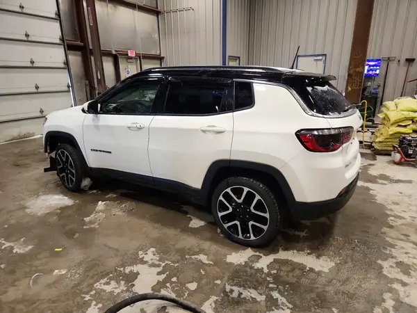 3C4NJDCB9JT149213 2018 JEEP COMPASS - Image 2