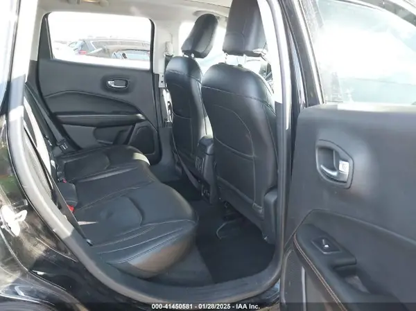 3C4NJDCB9JT199755 2018 JEEP COMPASS - Image 8