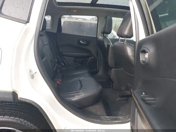 3C4NJDCB9JT206557 2018 JEEP COMPASS - Image 8