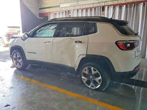 3C4NJDCB9JT209569 2018 JEEP COMPASS - Image 2