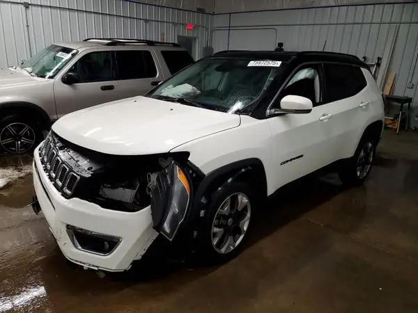 3C4NJDCB9JT210821 2018 JEEP COMPASS