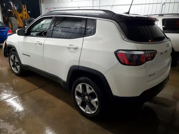 3C4NJDCB9JT210821 2018 JEEP COMPASS - Image 2