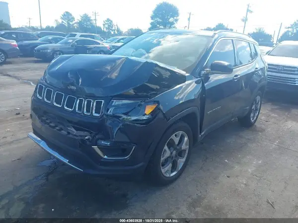 3C4NJDCB9JT212553 2018 JEEP COMPASS - Image 2