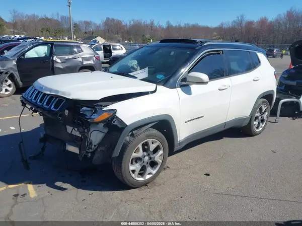 3C4NJDCB9JT212567 2018 JEEP COMPASS - Image 2