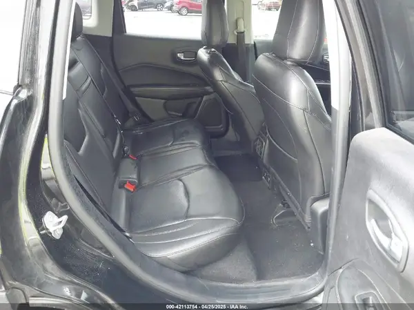 3C4NJDCB9JT238358 2018 JEEP COMPASS - Image 8
