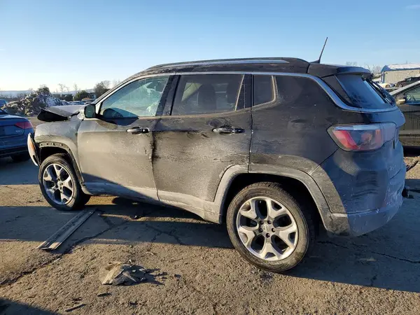 3C4NJDCB9JT238926 2018 JEEP COMPASS - Image 2