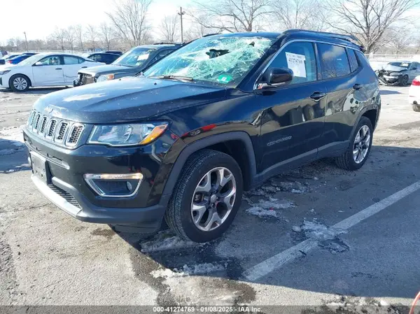 3C4NJDCB9JT245729 2018 JEEP COMPASS - Image 2