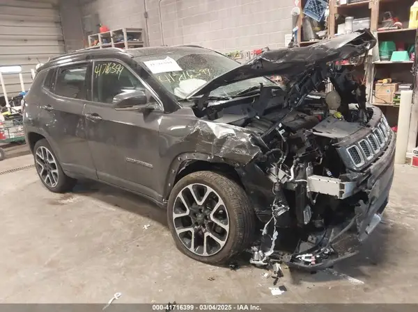 3C4NJDCB9JT245942 2018 JEEP COMPASS - Image 1
