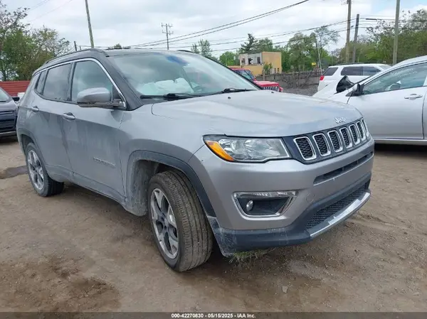 3C4NJDCB9JT267021 2018 JEEP COMPASS - Image 1