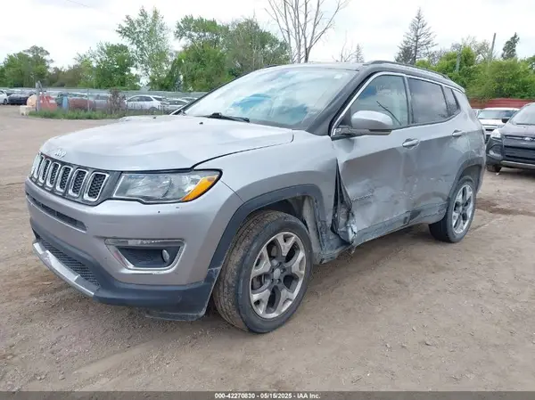 3C4NJDCB9JT267021 2018 JEEP COMPASS - Image 2