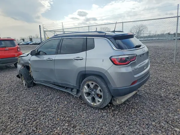 3C4NJDCB9JT283624 2018 JEEP COMPASS - Image 2