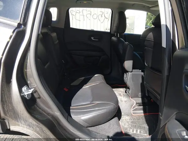 3C4NJDCB9JT316329 2018 JEEP COMPASS - Image 8