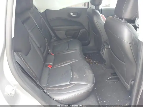 3C4NJDCB9JT319277 2018 JEEP COMPASS - Image 8