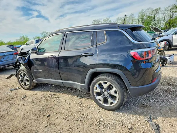 3C4NJDCB9JT326259 2018 JEEP COMPASS - Image 2
