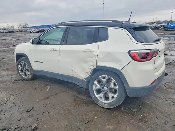 3C4NJDCB9JT330103 2018 JEEP COMPASS - Image 2