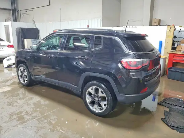 3C4NJDCB9JT332501 2018 JEEP COMPASS - Image 2