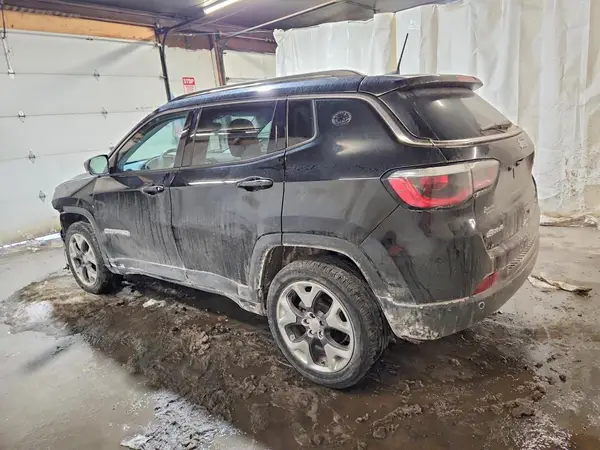 3C4NJDCB9JT334118 2018 JEEP COMPASS - Image 2