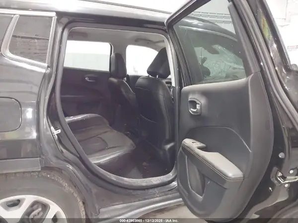 3C4NJDCB9JT341005 2018 JEEP COMPASS - Image 8