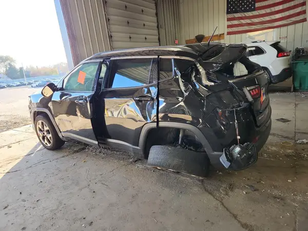 3C4NJDCB9JT349119 2018 JEEP COMPASS - Image 2