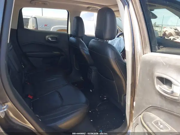 3C4NJDCB9JT354529 2018 JEEP COMPASS - Image 8